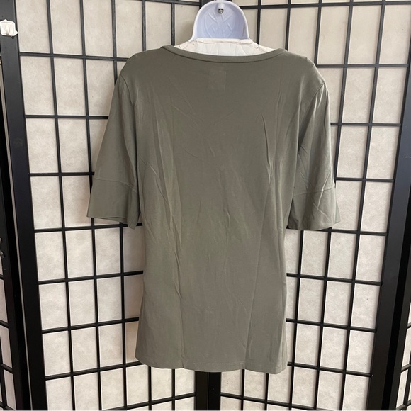 Oakley ladies T-shirt size medium - Picture 5 of 6